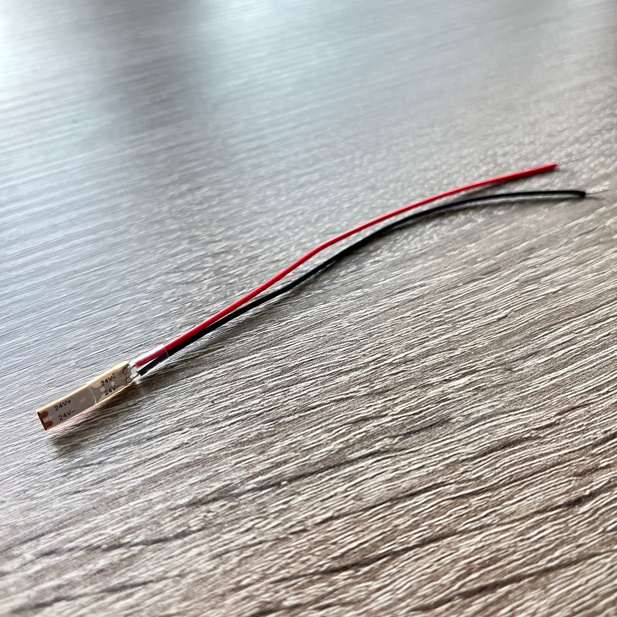 Ultracienkie szybkie złącze CОF do taśm LED 4 mm (CXB204-NOTA012)