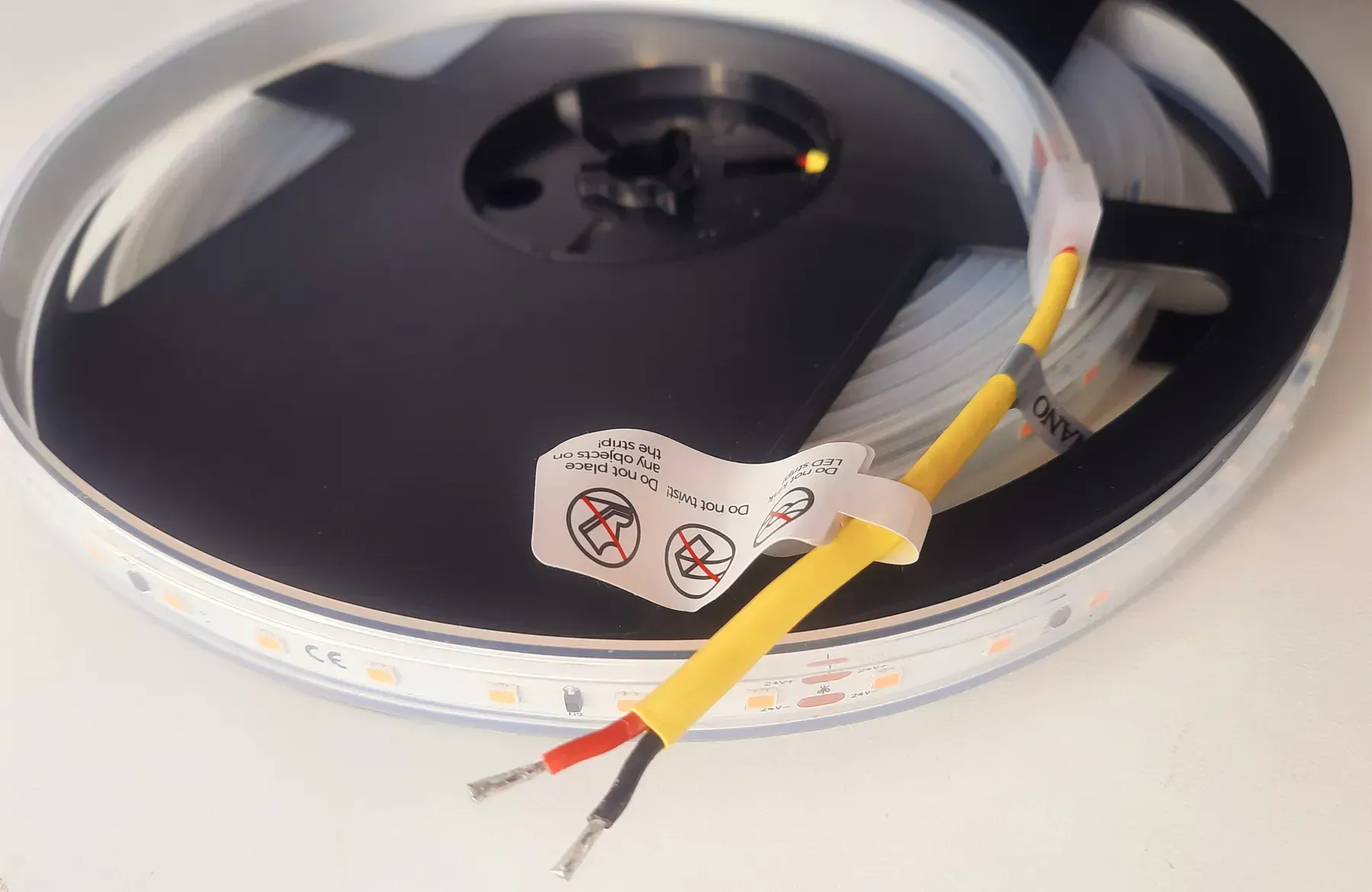 Taśma LED żaroodporna 80-3030-24V-IP65 4,8W 607Lm ciepła biel 2700K 5m