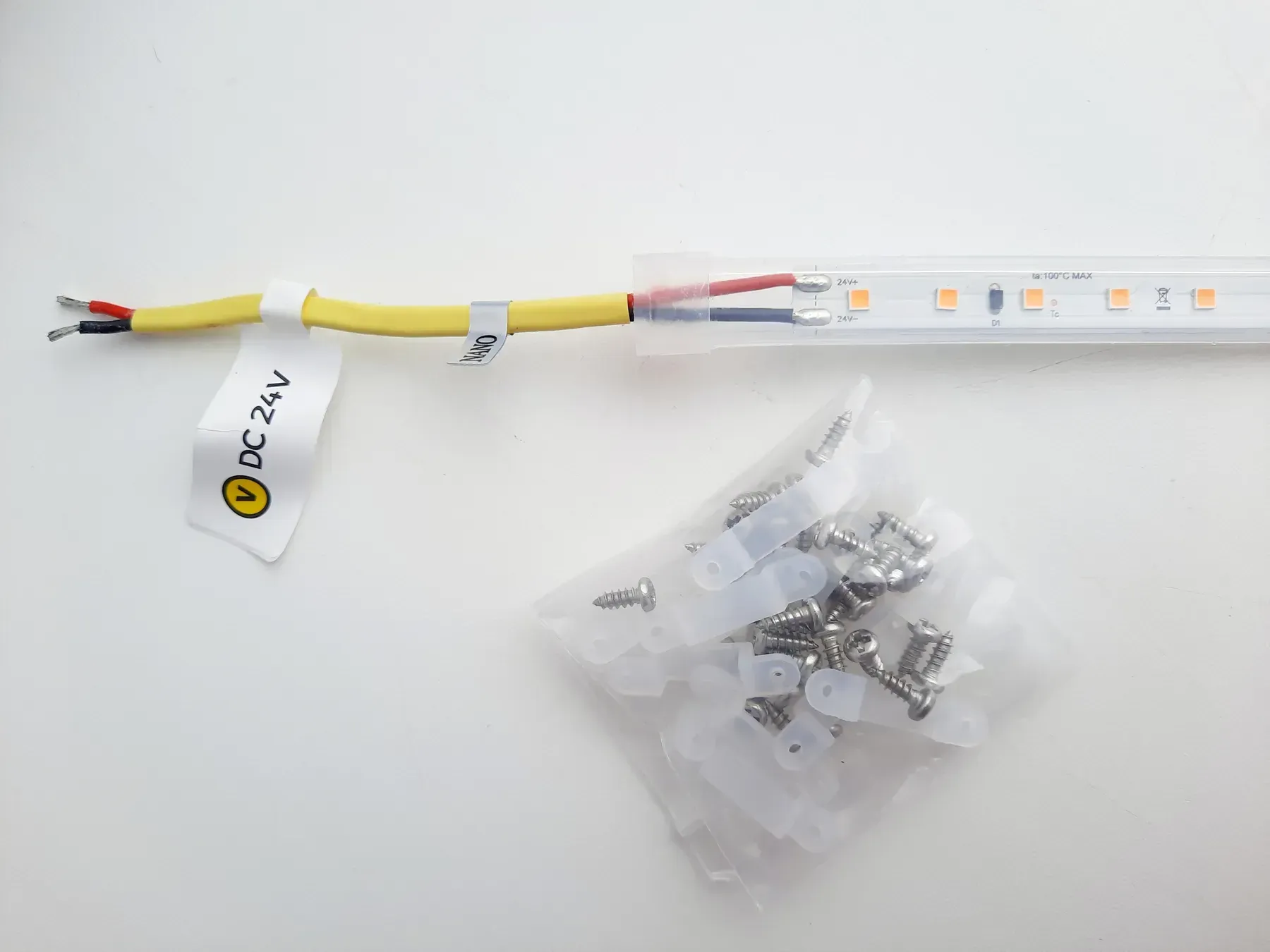 Taśma LED żaroodporna 80-3030-24V-IP65 4,8W 607Lm ciepła biel 2700K 5m